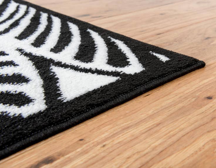 Detail image of 5' 3 x 8' Sydney Rug