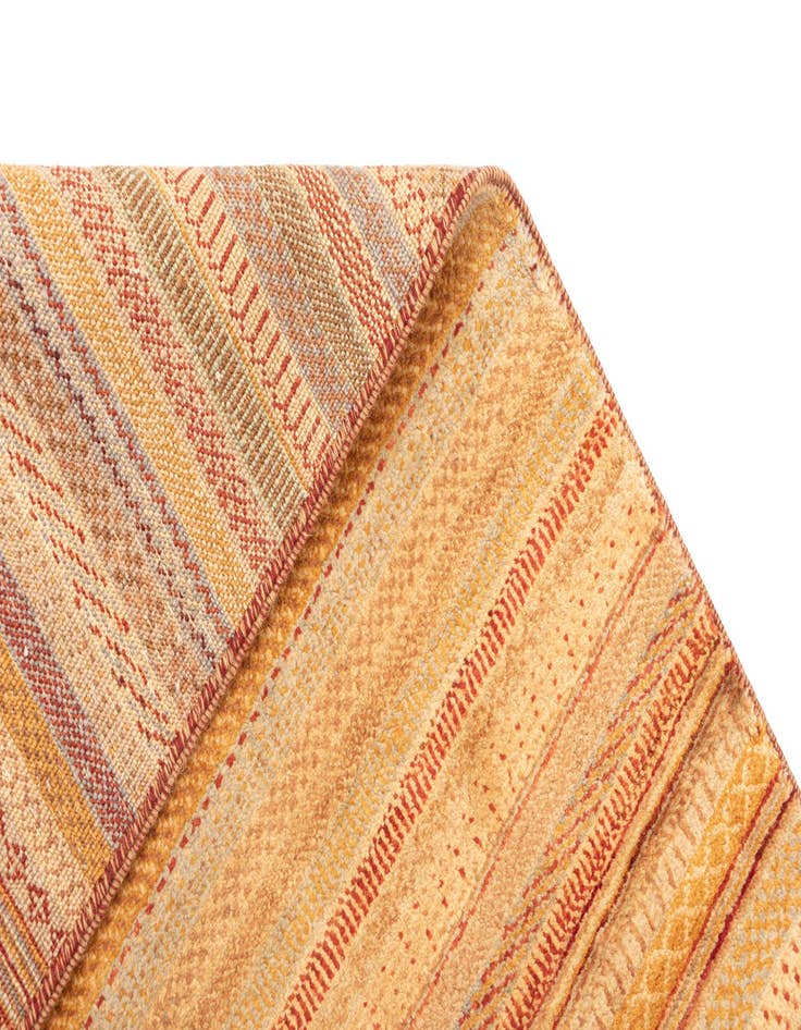 Detail image of 4' 2 x 5' 9 Tabiibaft Wool Rug