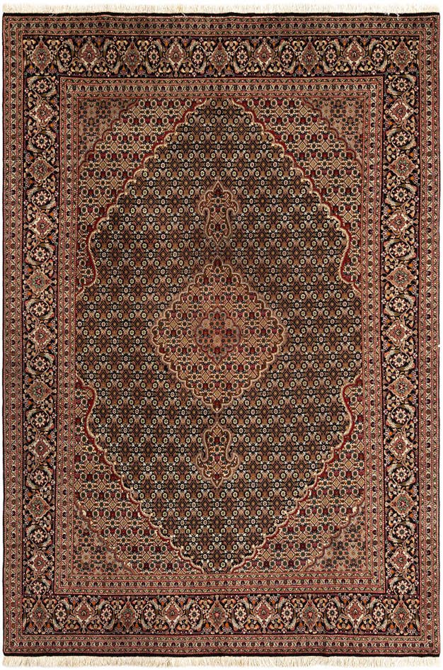 Detail image of 6' 8 x 9' 9 Tabriz Mahi Rug