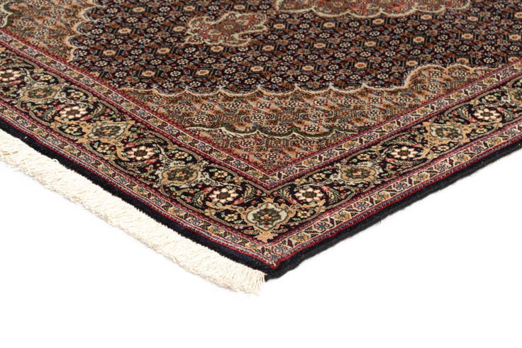 Detail image of 3' 4 x 5' Tabriz Mahi Rug