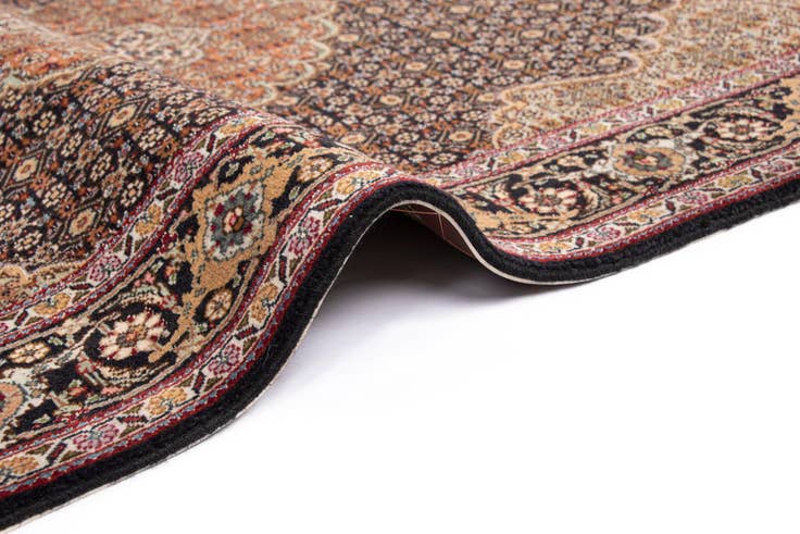 Detail image of 3' 5 x 4' 10 Tabriz Mahi Rug