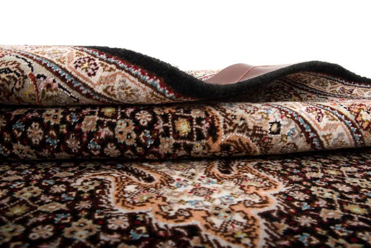 Detail image of 3' 3 x 5' 1 Hand Knotted Tabriz Mahi Persian Wool Rug