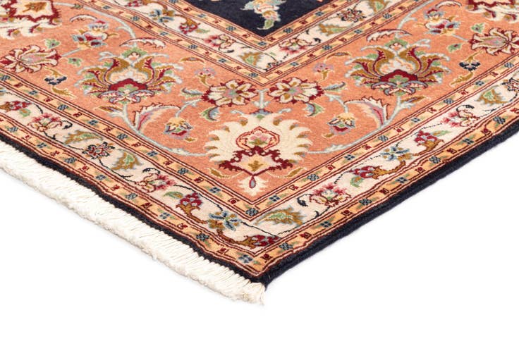 Detail image of 6' 9 x 8' 4 Tabriz Rug