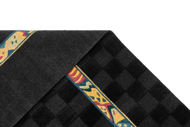 Detail image of 7' 1 x 9' 10 Tibet Rug