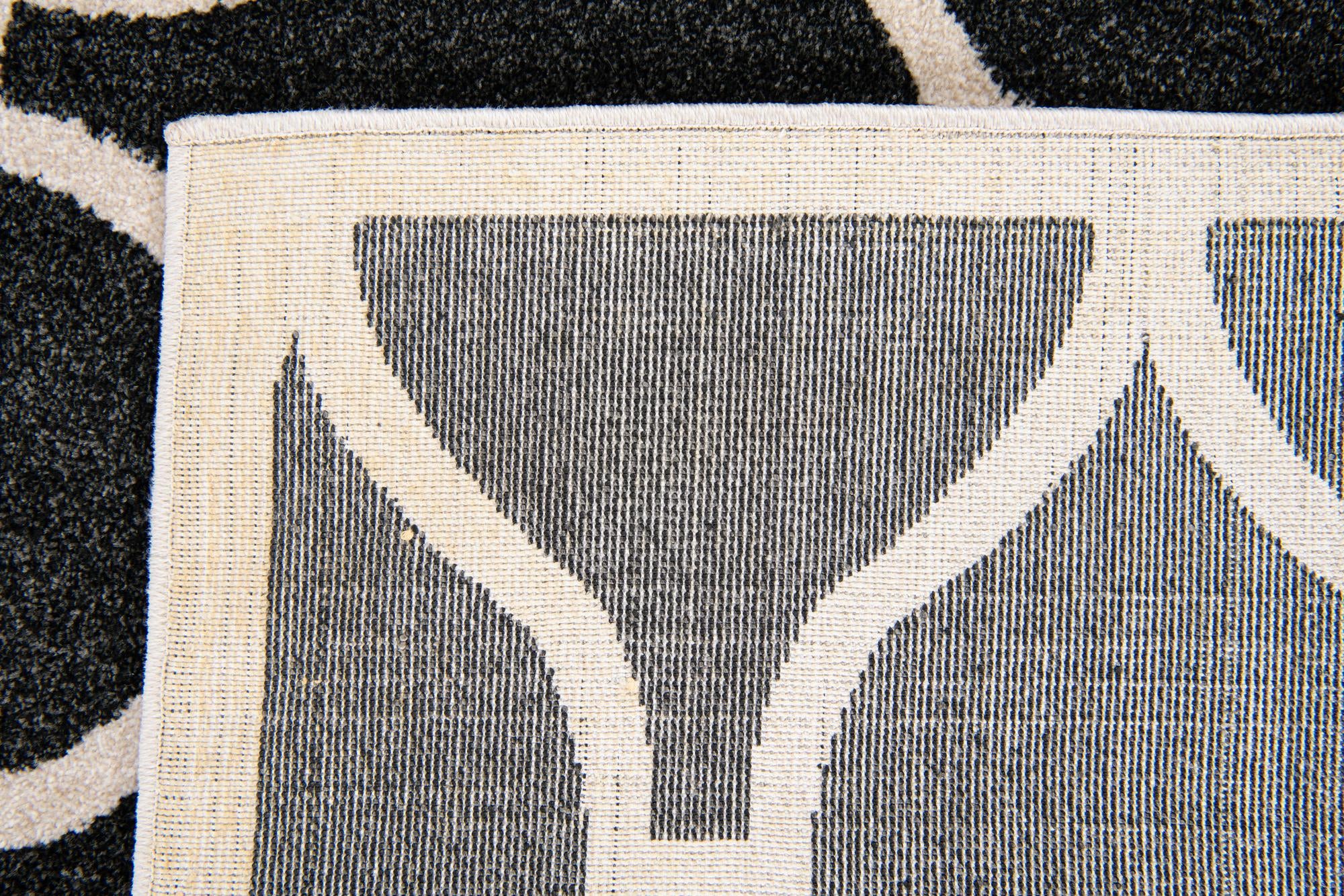 6' 5 x 9' 8 Trellis Rug