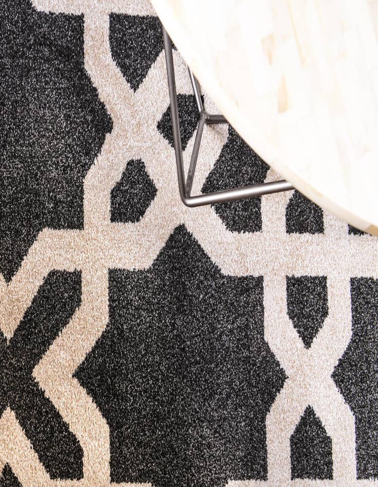 Detail image of 7' x 10' Trellis Rug