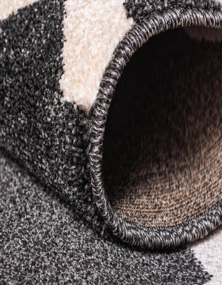 Detail image of 7' x 10' Trellis Rug