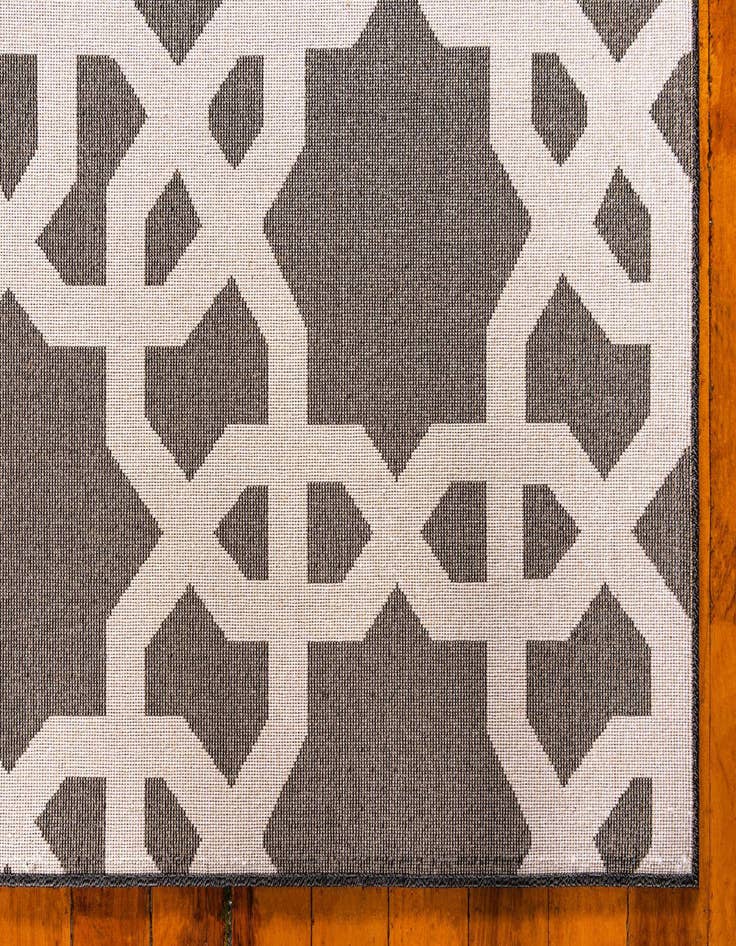 Detail image of 7' x 10' Trellis Rug