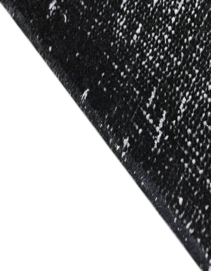 Detail image of 5' 1 x 9' 2 Ultra Vintage Wool Rug