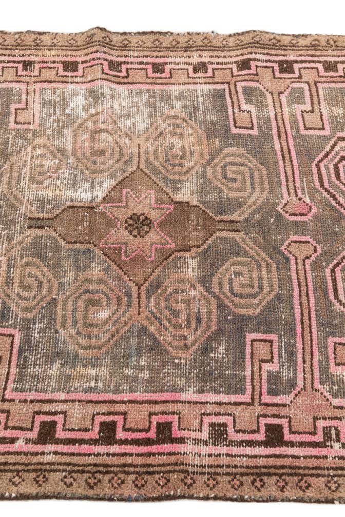 2' 9 x 5' 8 Hand Knotted Ultra Vintage Persian Wool Rug