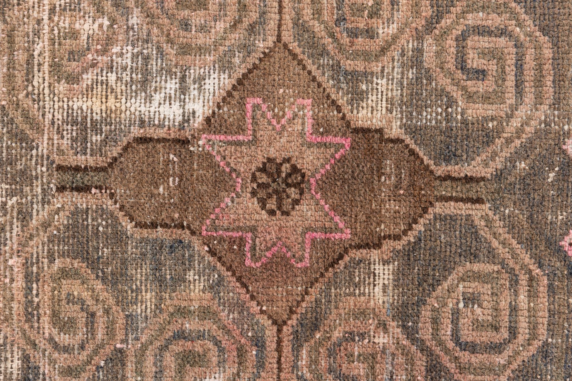 2' 9 x 5' 8 Hand Knotted Ultra Vintage Persian Wool Rug