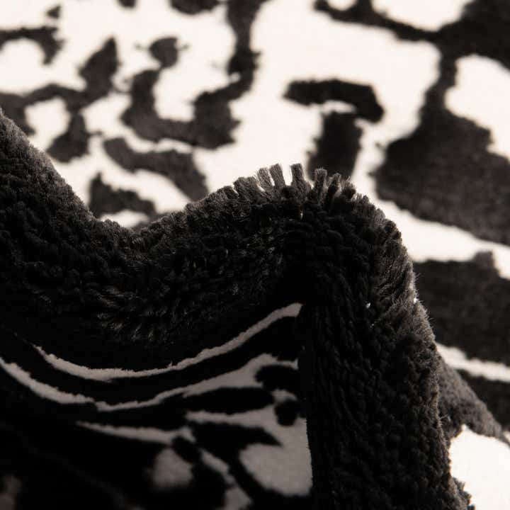 2' x 3' Vince Camuto Rug