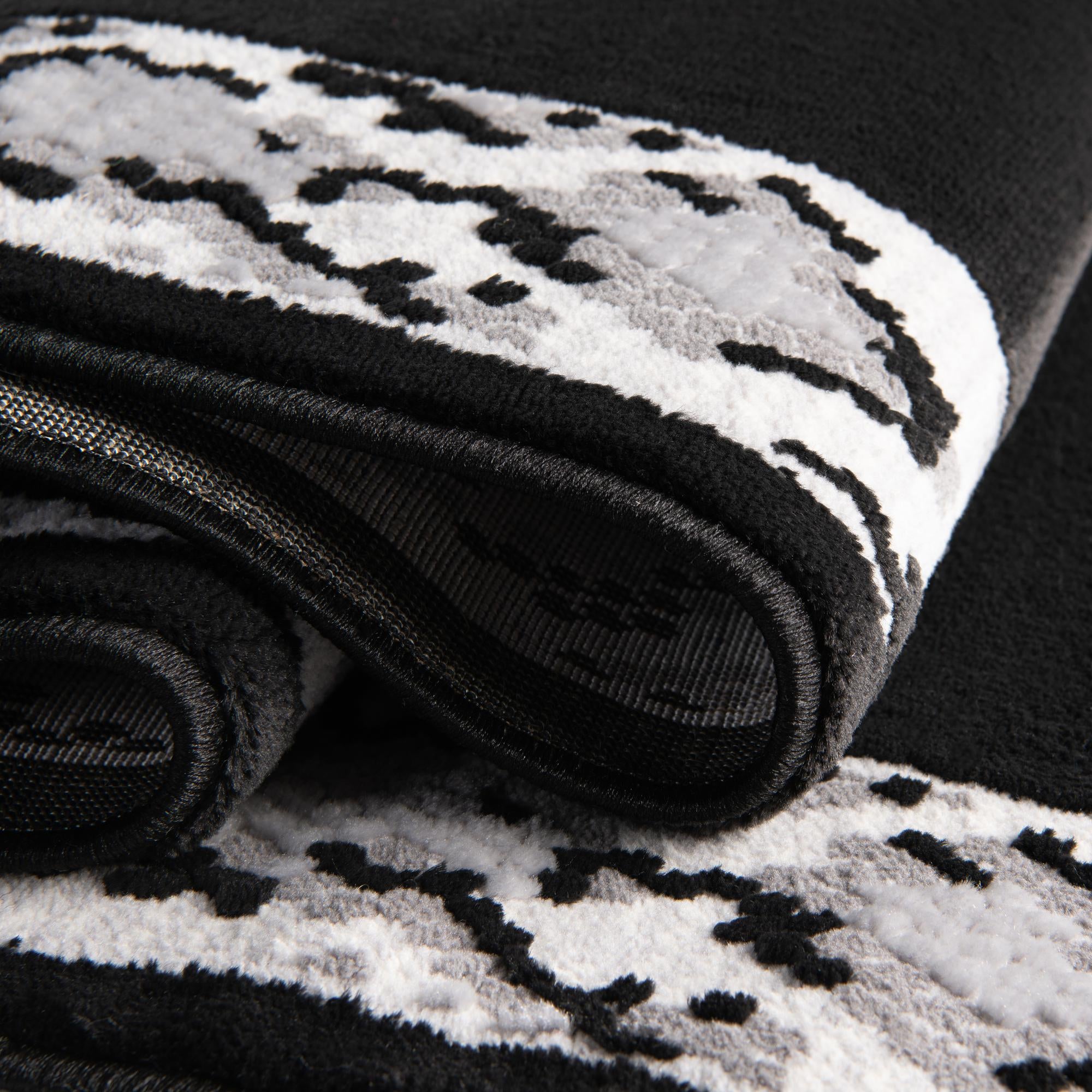 2' x 3' Vince Camuto Rug