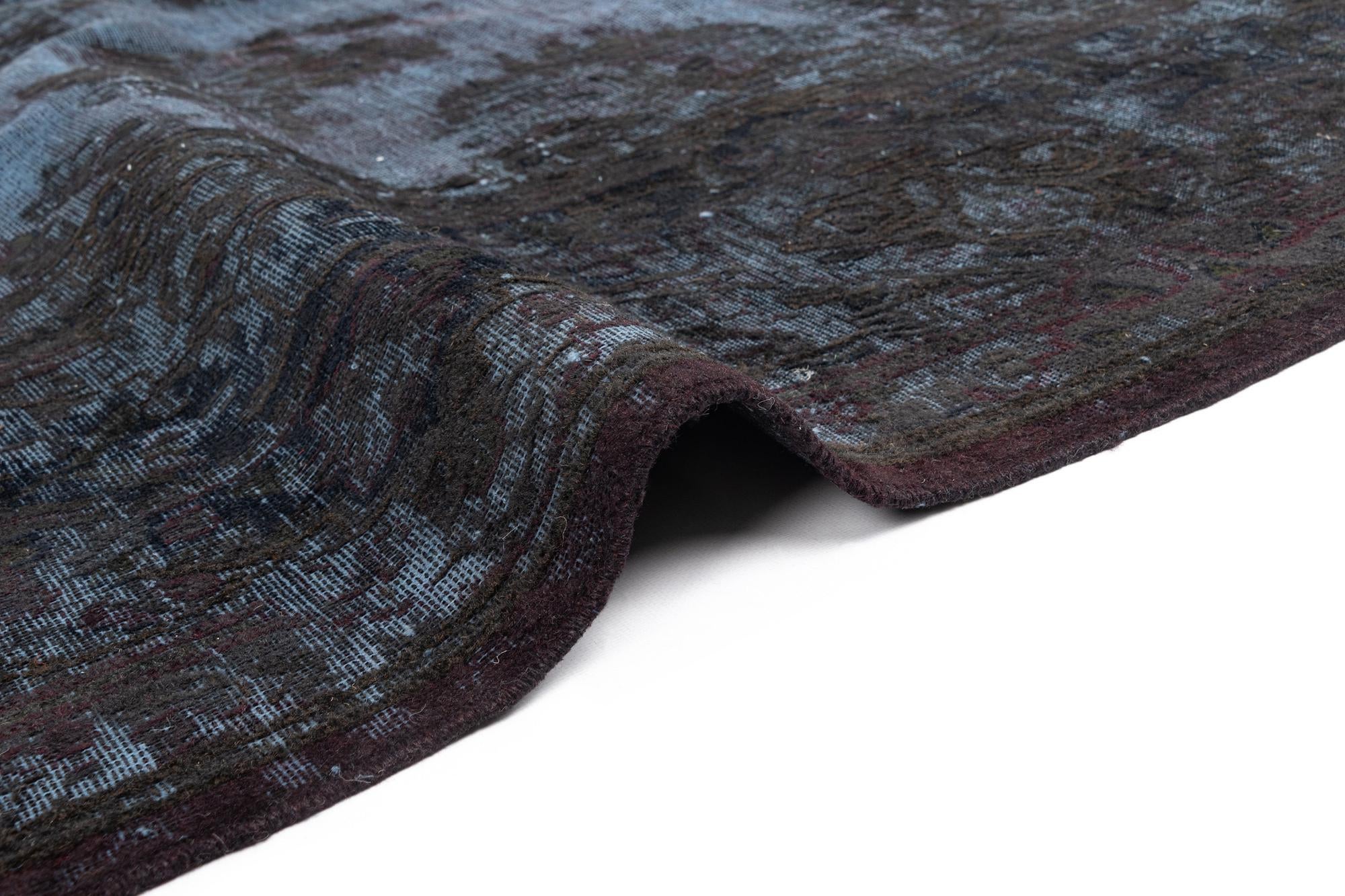 9' 10 x 12' 10 Vintage Royal Wool Rug