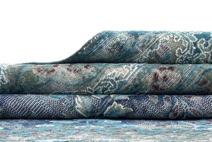 Detail image of 9' 5 x 14' 1 Vintage Royal Wool Rug