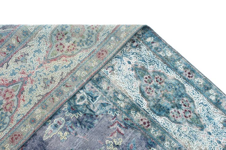 Detail image of 9' 5 x 14' 1 Vintage Royal Wool Rug