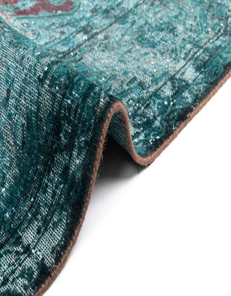 Detail image of 9' 7 x 12' 9 Vintage Royal Wool Rug