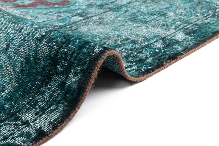 Detail image of 9' 7 x 12' 9 Vintage Royal Wool Rug