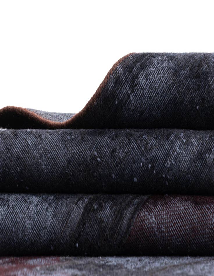 Detail image of 9' 7 x 12' 8 Vintage Royal Wool Rug