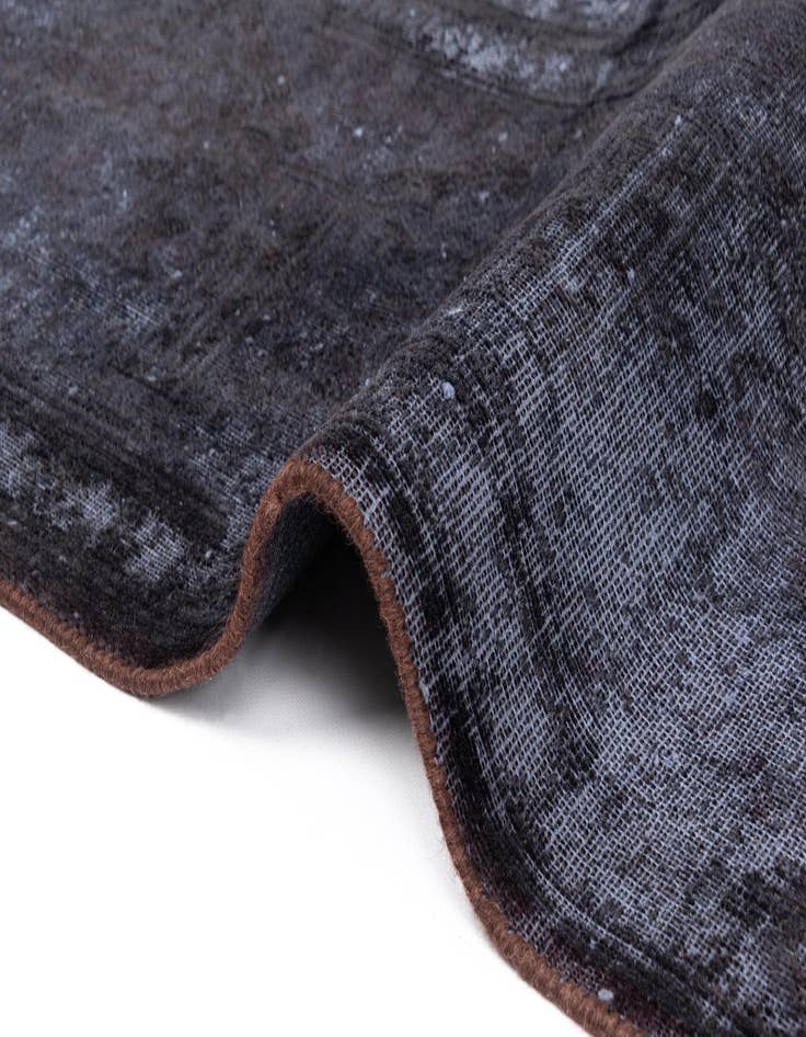 Detail image of 9' 7 x 12' 8 Vintage Royal Wool Rug