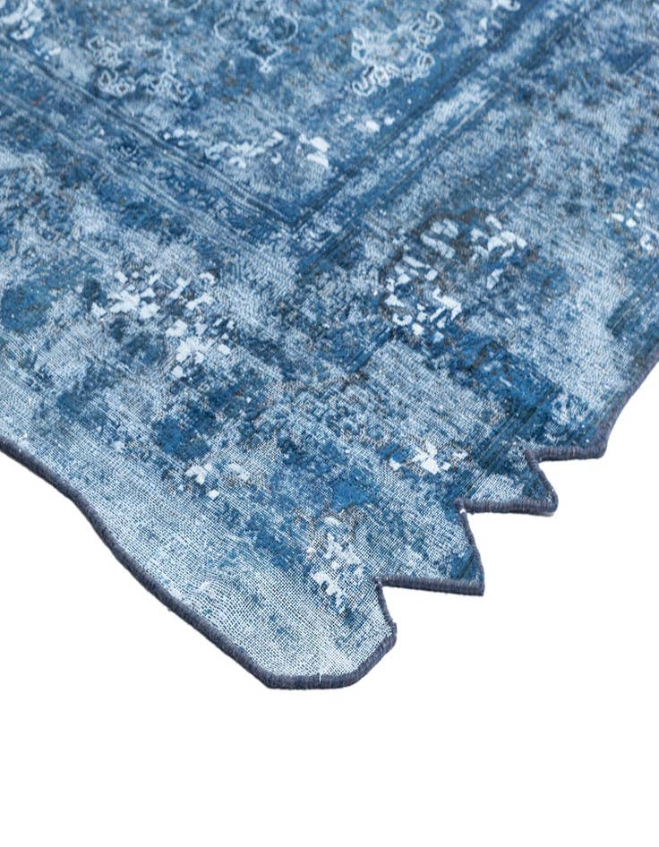 Detail image of 9' 10 x 12' 5 Vintage Royal Wool Rug