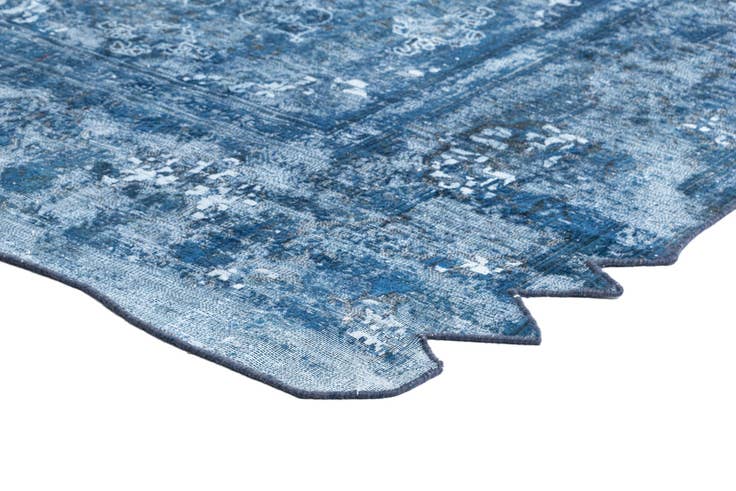 Detail image of 9' 10 x 12' 5 Vintage Royal Wool Rug