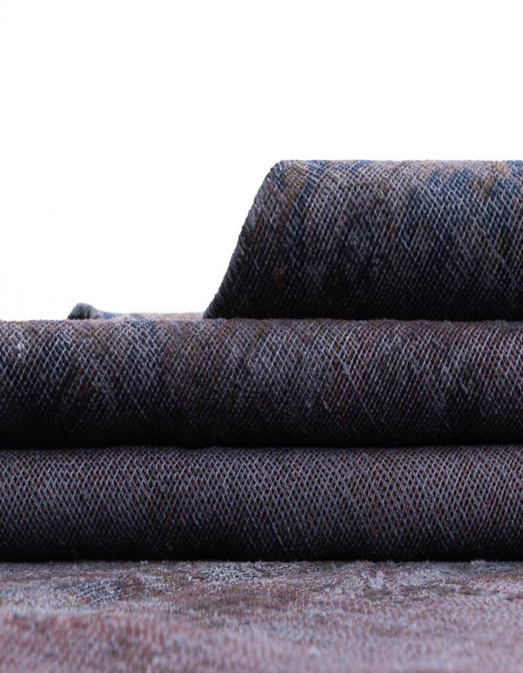 Detail image of 8' 9 x 12' 3 Vintage Royal Wool Rug