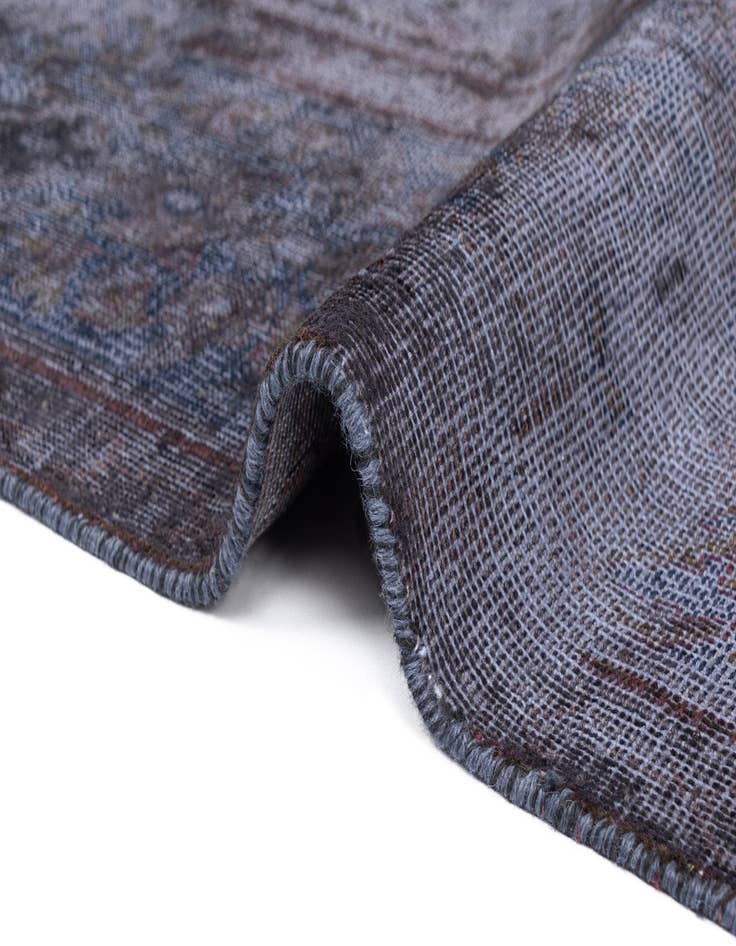 Detail image of 8' 9 x 12' 3 Vintage Royal Wool Rug