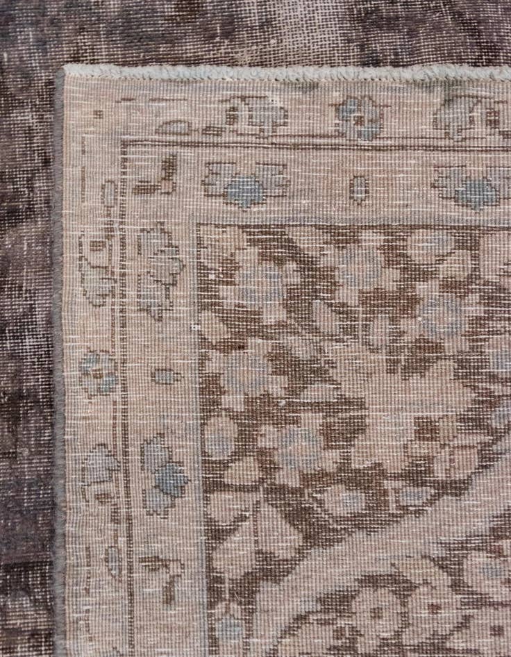 Detail image of 9' 4 x 12' 10 Vintage Royal Wool Rug