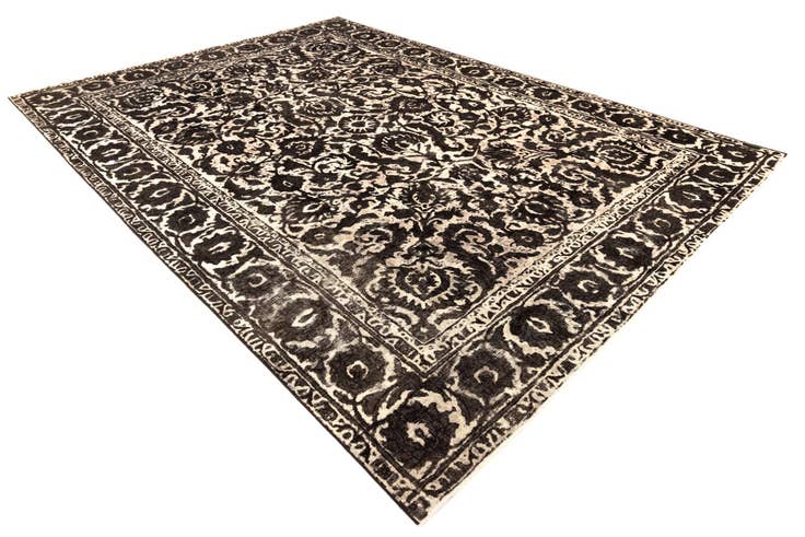 Detail image of 9' 7 x 12' 7 Vintage Royal Wool Rug