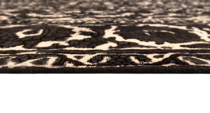 Detail image of 9' 7 x 12' 7 Vintage Royal Wool Rug
