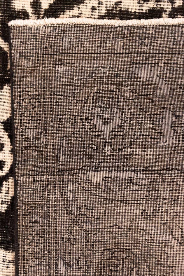 Detail image of 9' 7 x 12' 7 Vintage Royal Wool Rug