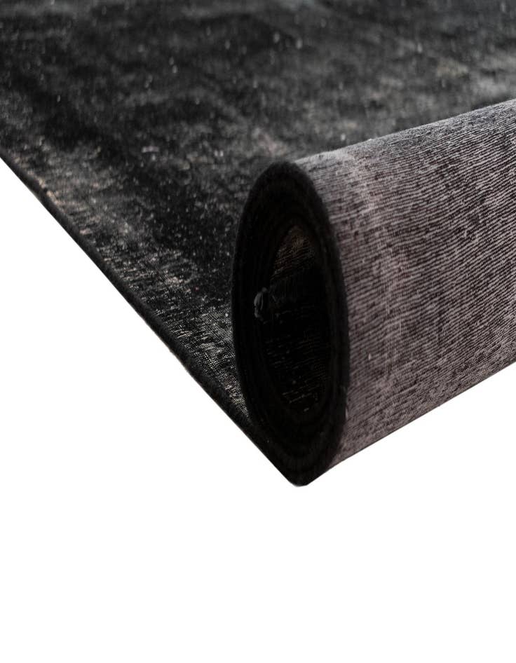 Detail image of 8' x 10' 5 Vintage Royal Wool Rug