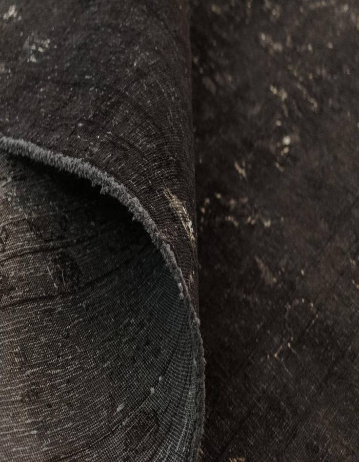 Detail image of 6' 2 x 9' 5 Vintage Royal Wool Rug