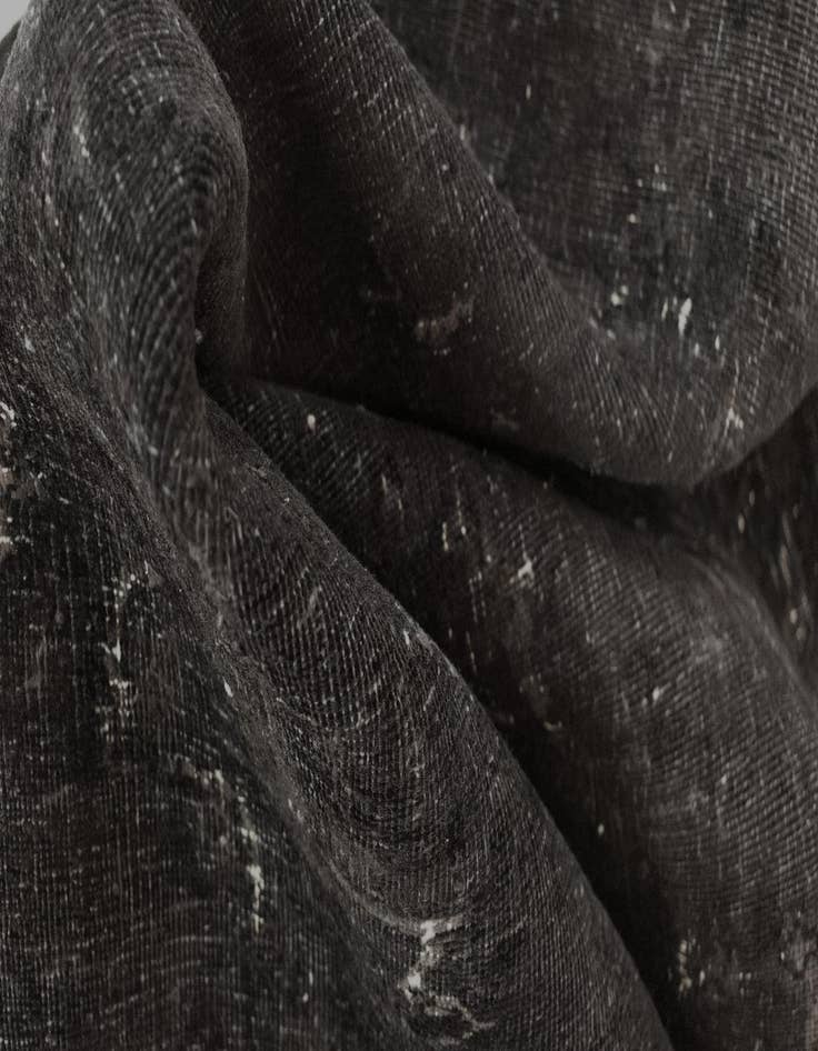 Detail image of 6' 2 x 9' 5 Vintage Royal Wool Rug