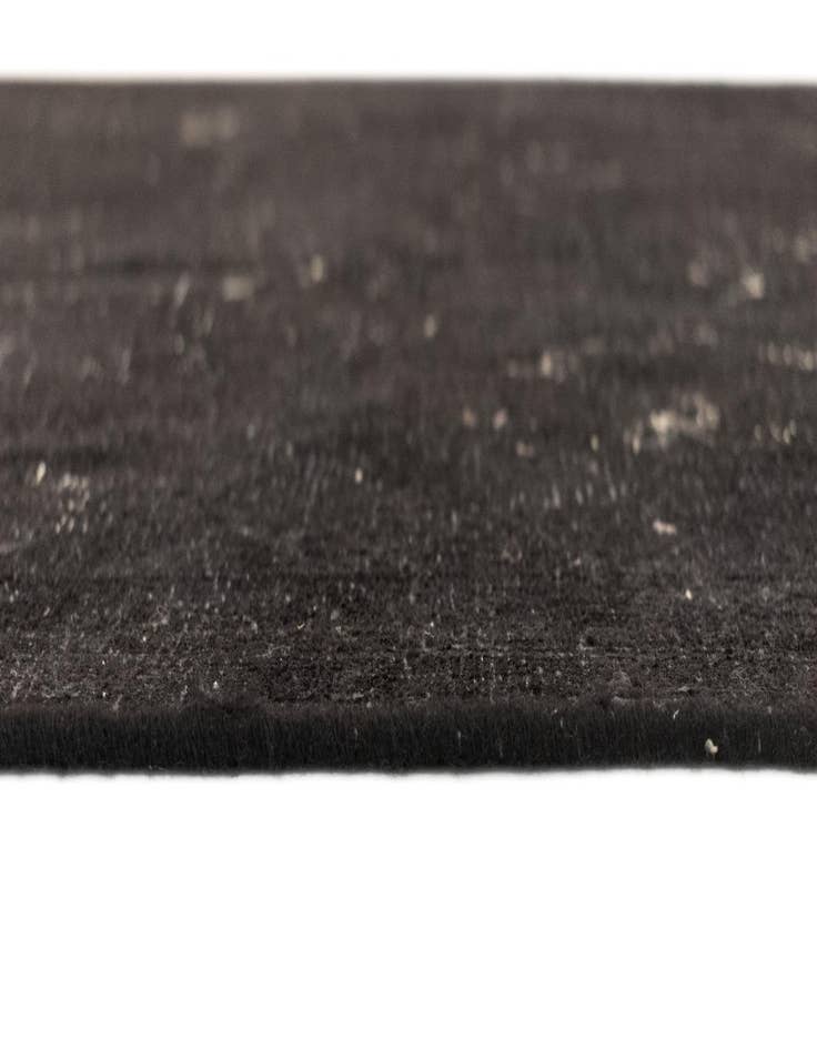 Detail image of 6' 2 x 9' 5 Vintage Royal Wool Rug