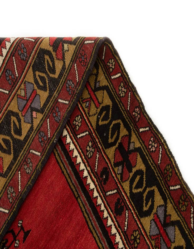 Detail image of 4' 6 x 8' Yuruk Rug