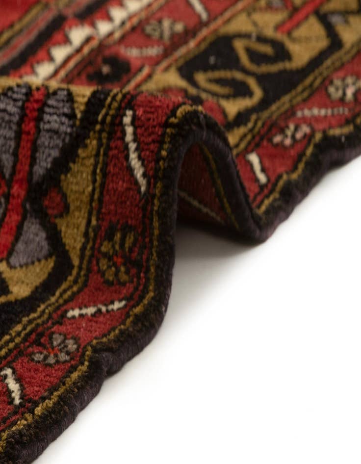 Detail image of 4' 6 x 8' Yuruk Rug