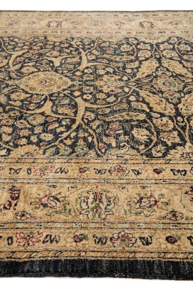 Detail image of 6' x 8' 9 Hand Knotted Ziegler Oriental Wool Rug