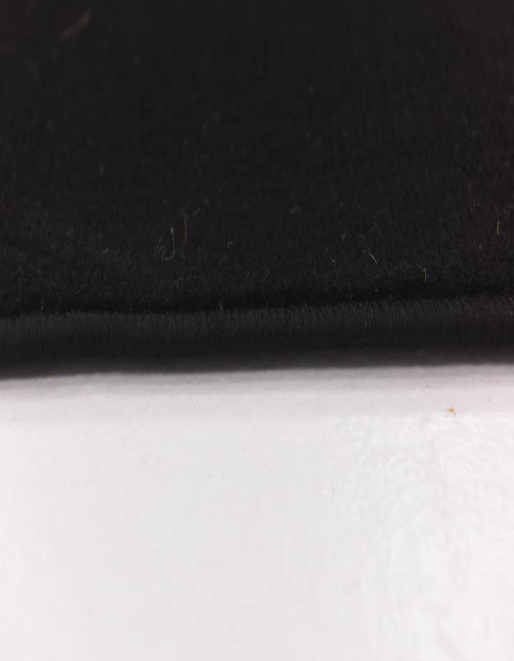 Detail image of 5' 4 x 7' 4 Zoey Rug