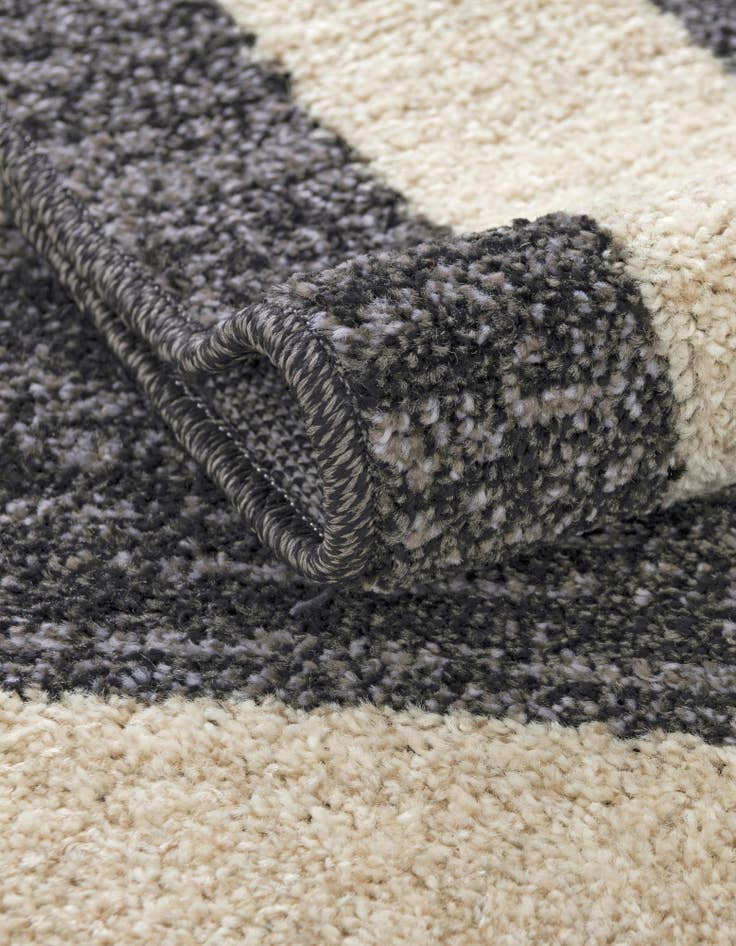 Detail image of 7' 10 x 7' 10 Angelica Round Rug