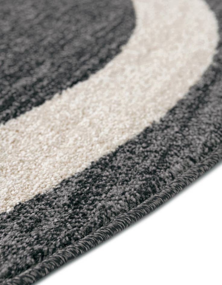 Detail image of 7' 10 x 7' 10 Angelica Round Rug