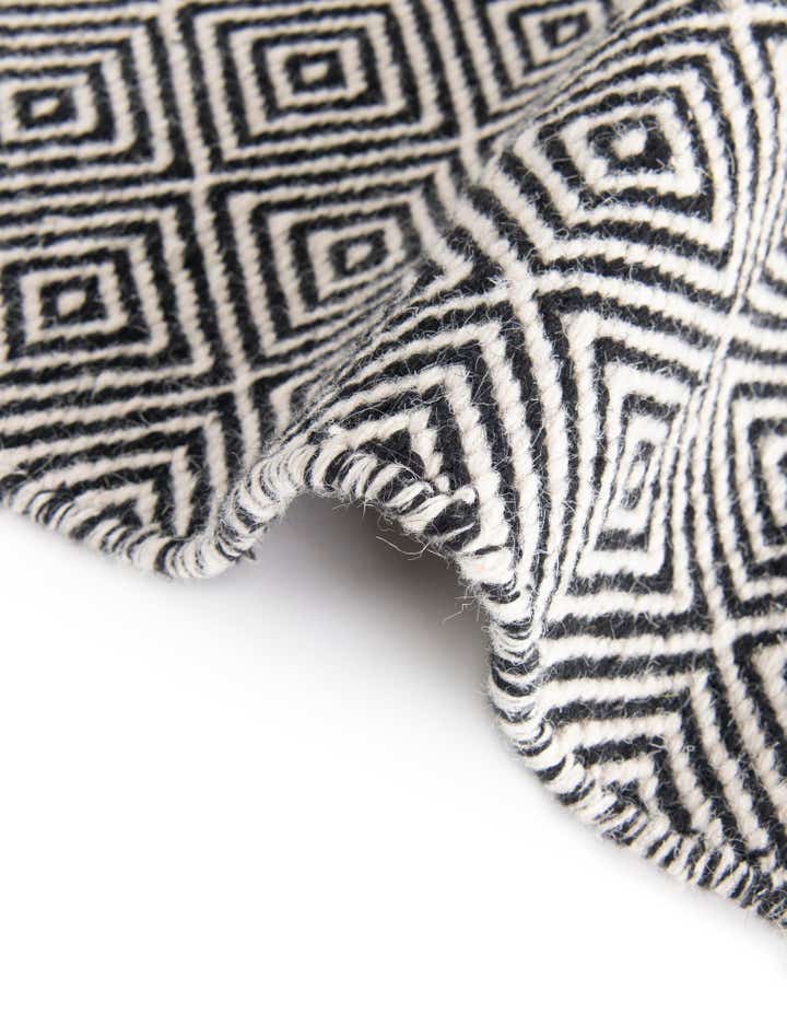 3' 1 x 3' 1 Hand Woven Geo Trellis Flatweave Round Rug