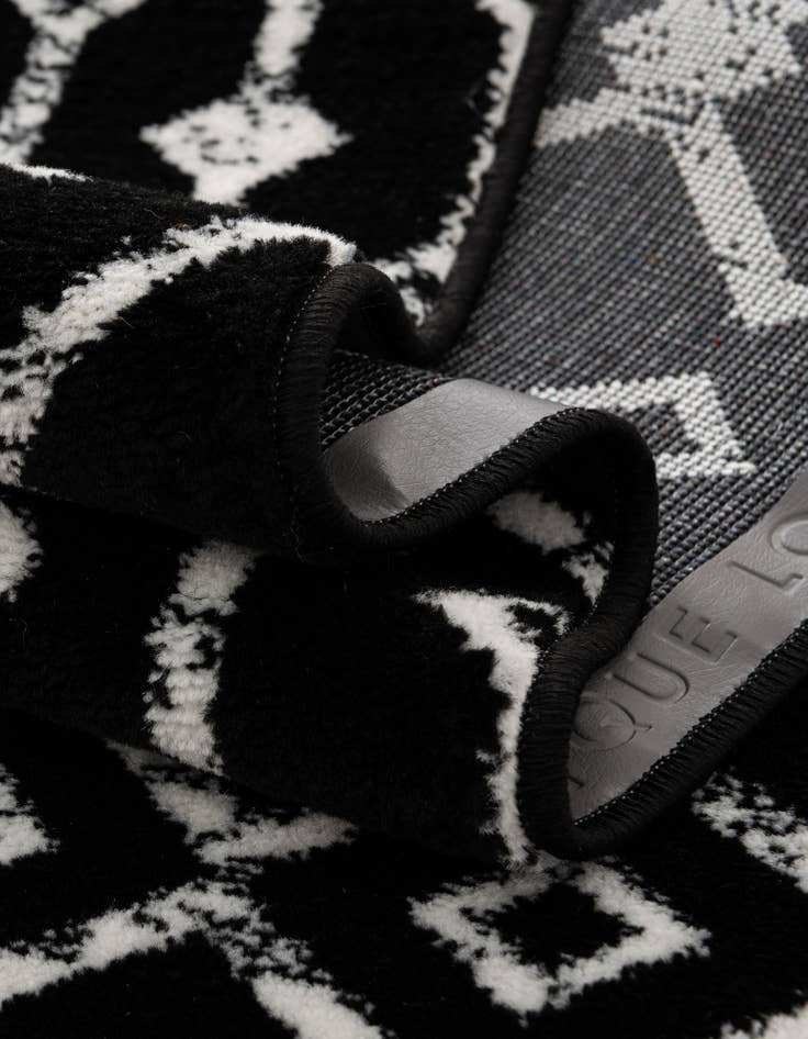 Detail image of 12' x 12' Kasbah Trellis Round Rug