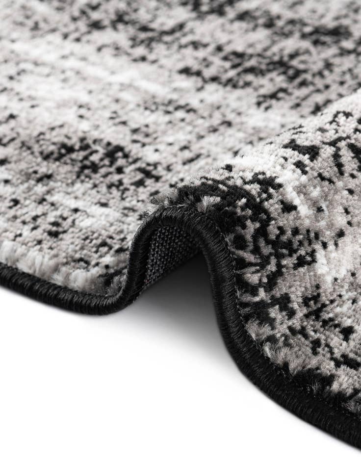 Detail image of 7' 10 x 7' 10 Laguna Round Rug