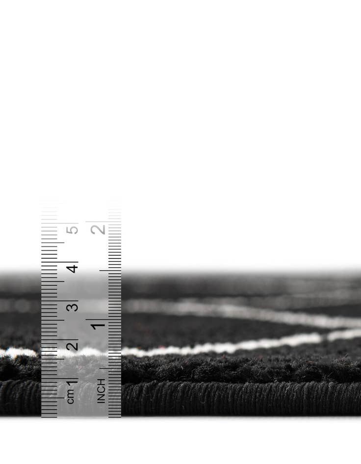 Detail image of 5' 3 x 5' 3 Lattice Frieze Round Rug