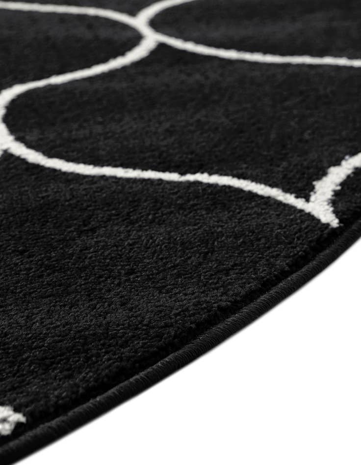 Detail image of 5' 3 x 5' 3 Lattice Frieze Round Rug