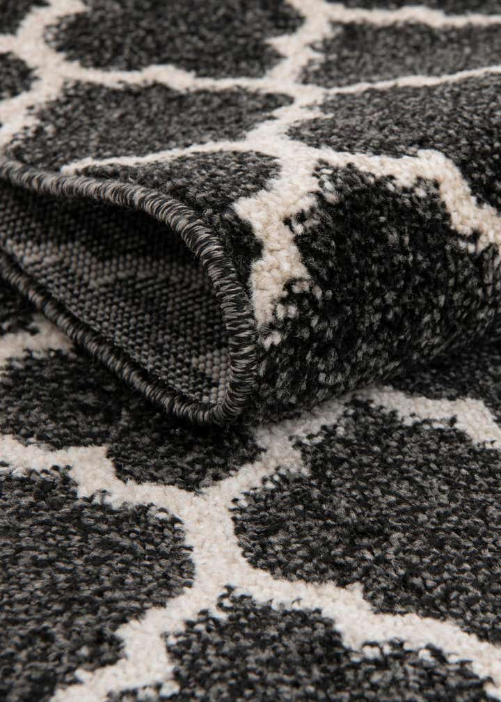7' 10 x 7' 10 Lattice Round Rug