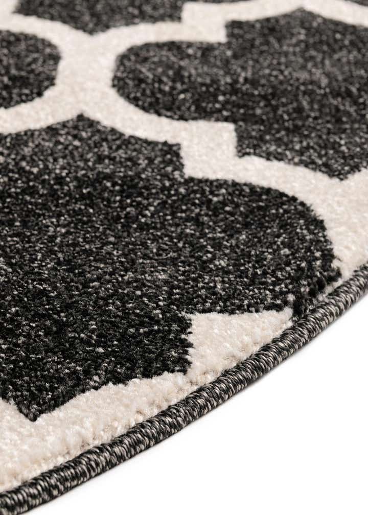 7' 10 x 7' 10 Lattice Round Rug