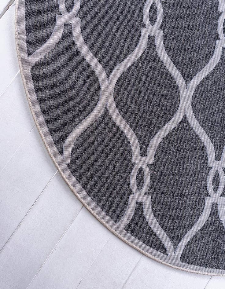 Detail image of 6' x 6' Lattice Round Rug